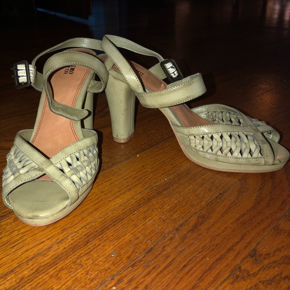 Peep toe never worn! - Picture 2 of 2